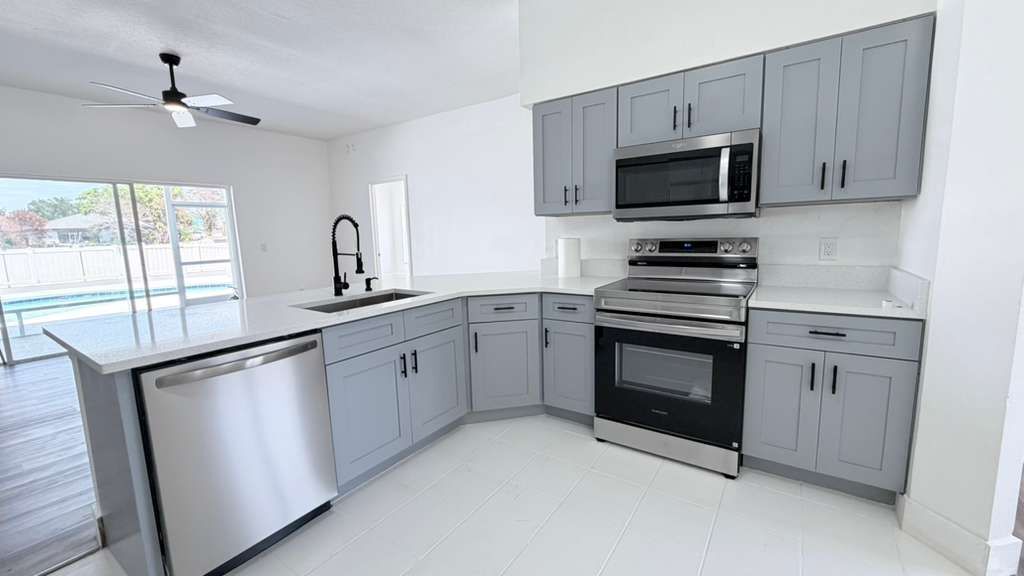 Building Photo - 906 Berwick Dr