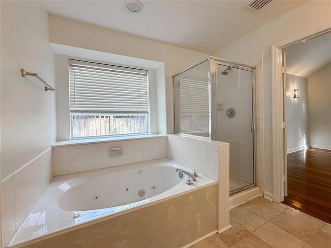 Building Photo - 311 N Rush Haven Cir