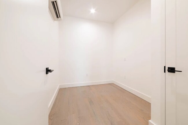 Building Photo - 2909 Albemarle Rd