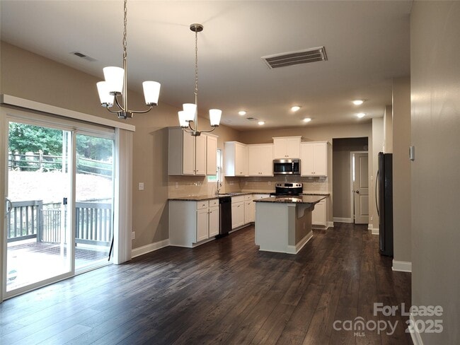 Building Photo - 9415 Segundo Ln