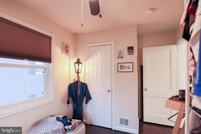 Building Photo - 718 S Payne St