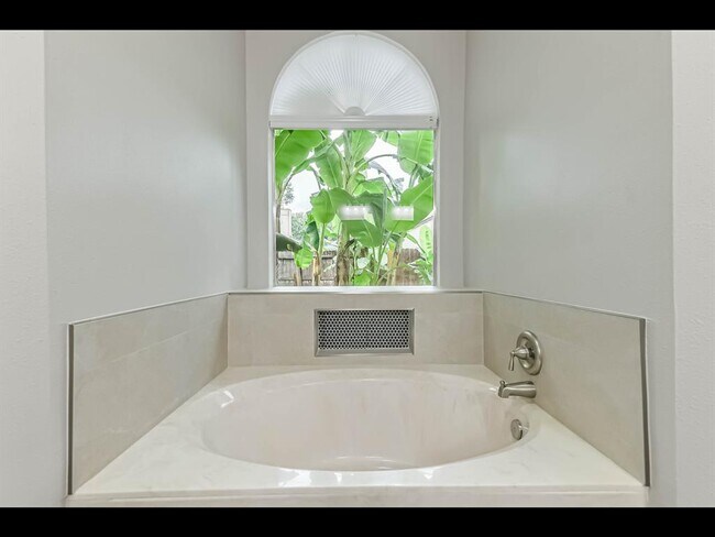 Building Photo - 3627 Liles Ln