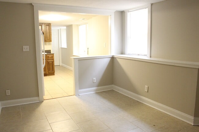 Interior Photo - z-103125-Vanderbilt Place E 42nd
