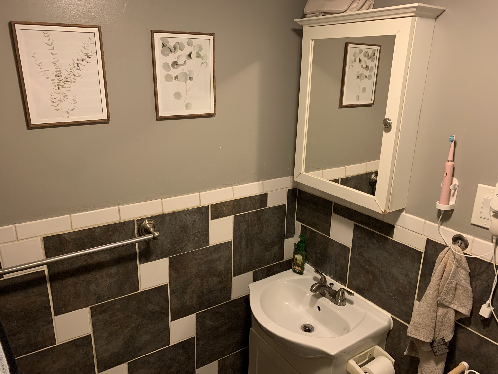 Building Photo - 10 Saint Martin St