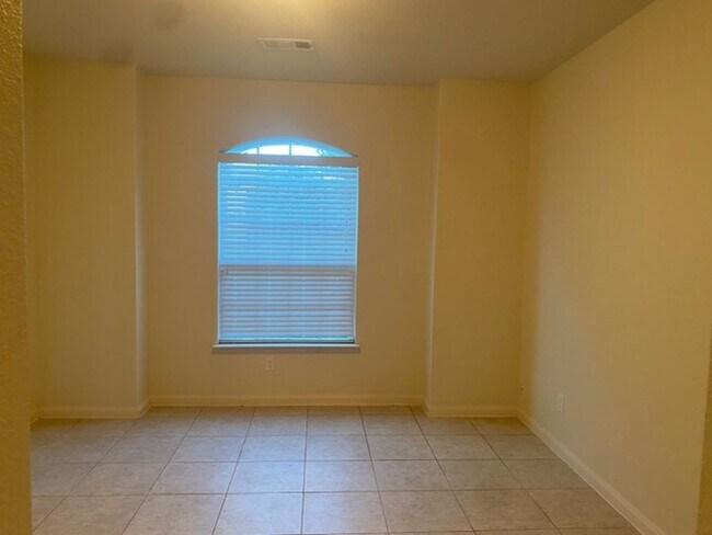 Building Photo - Awesome in Anna