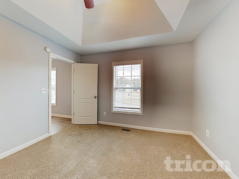 Building Photo - 6345 Queensdale Dr