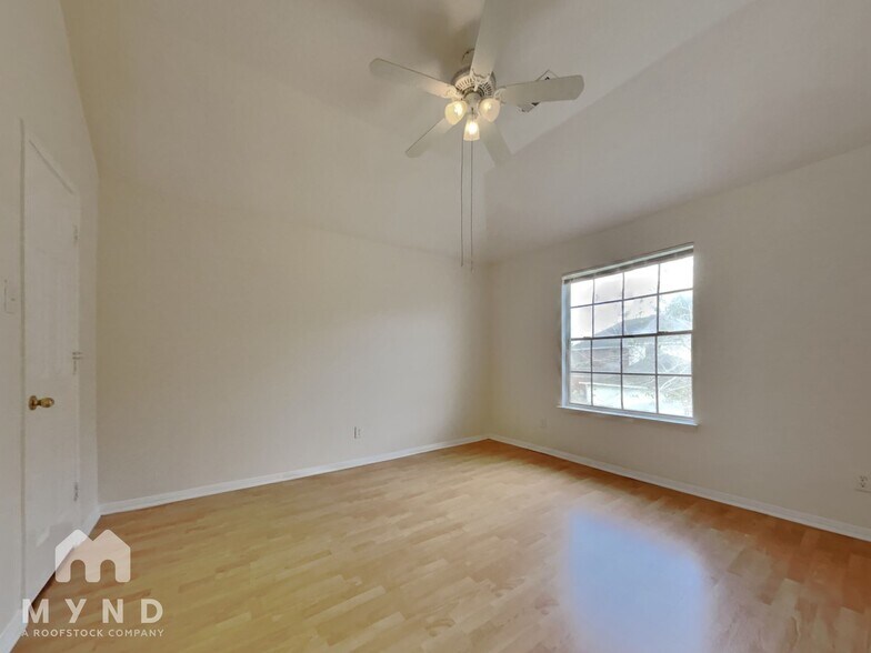 Building Photo - 9511 Weldridge Dr