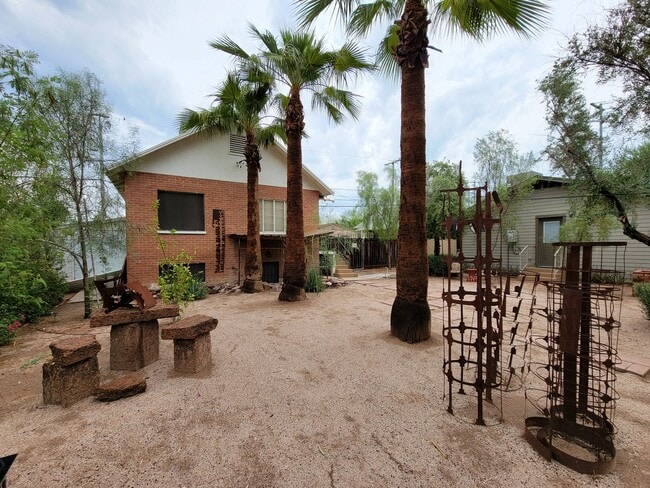 Building Photo - One Bedroom - Garfield District - Classic ...