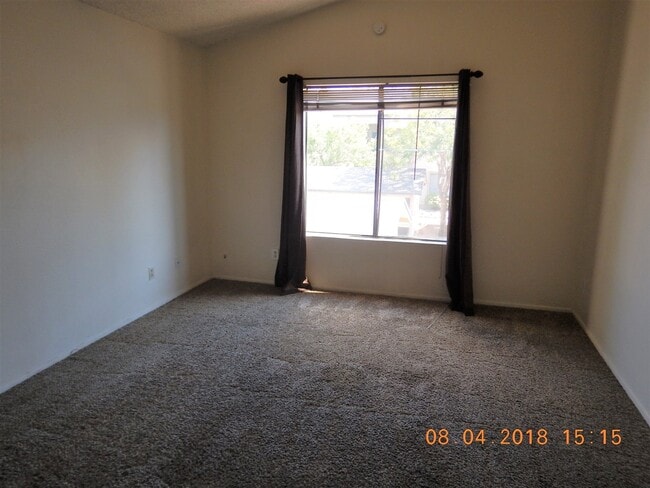 Building Photo - The Villages at Midvale Park 2/2 Condo with AC and all appliances