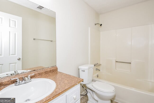 Building Photo - 320 Freeport Dr