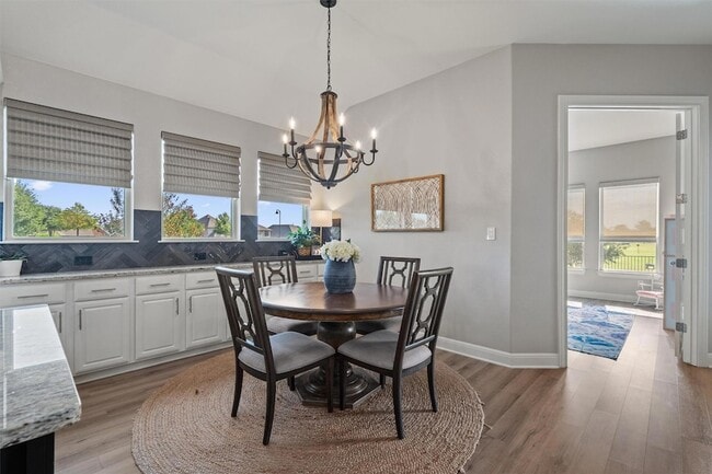 Building Photo - 4945 Strada Dr