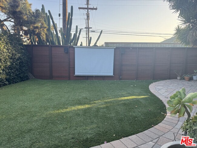 Building Photo - 4001 Chevy Chase Dr