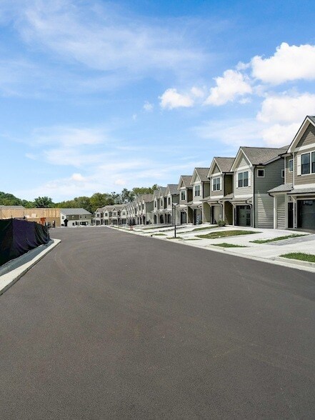 Building Photo - 1060 Noble Lp