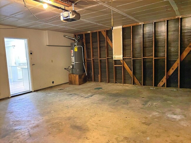 Building Photo - 2419 N Clark St