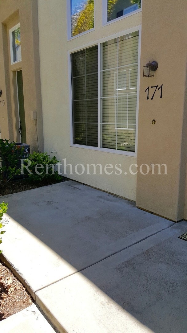 Building Photo - Carmel Valley, 3710 Mykonos Ln #171, AC, Granite Counters, Attached 2 Car Garage, Community Pool,...