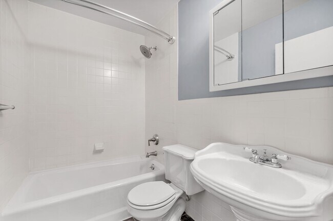 Building Photo - 510 E 80th St