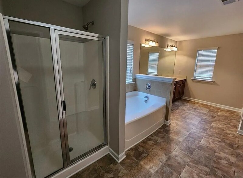 Building Photo - 1620 Townview Ln