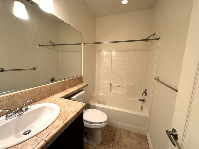 Building Photo - 4060 Trenton Ave