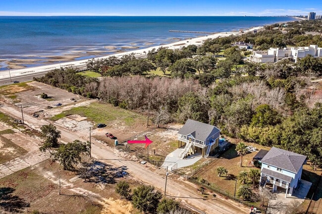 Building Photo - 135 Brady Dr