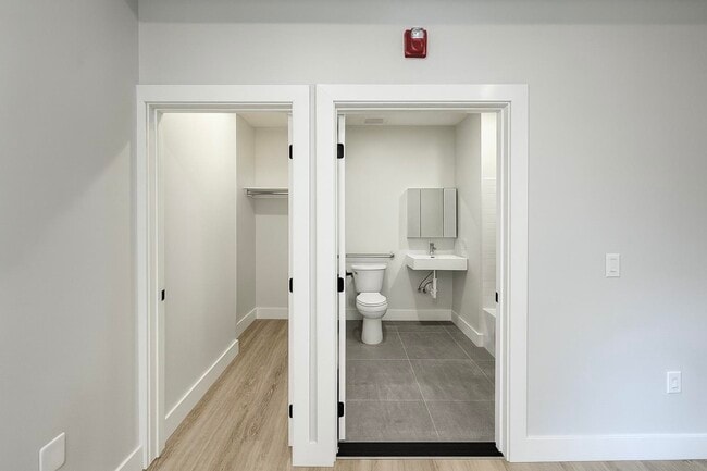 Building Photo - 103 Bostwick Ave