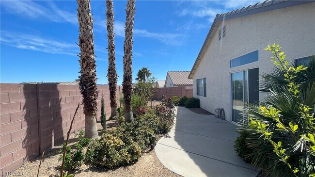 Building Photo - 44 Blaven Dr