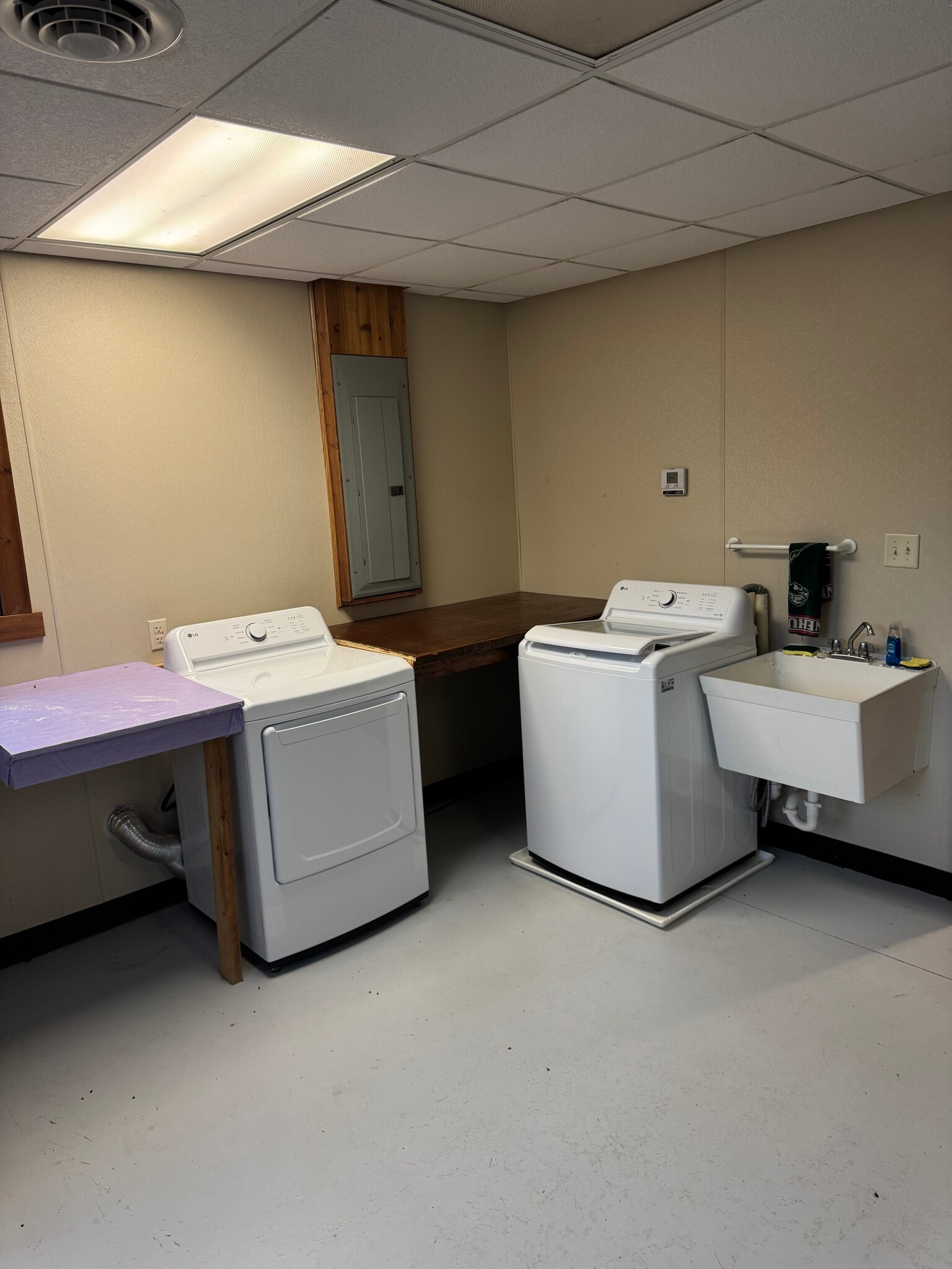 Building Photo - 324 Messenger Rd