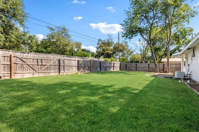 Building Photo - 912 Warfield Way