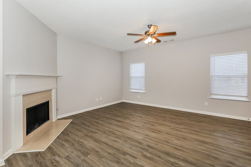 Building Photo - 1618 Thornwick Trace