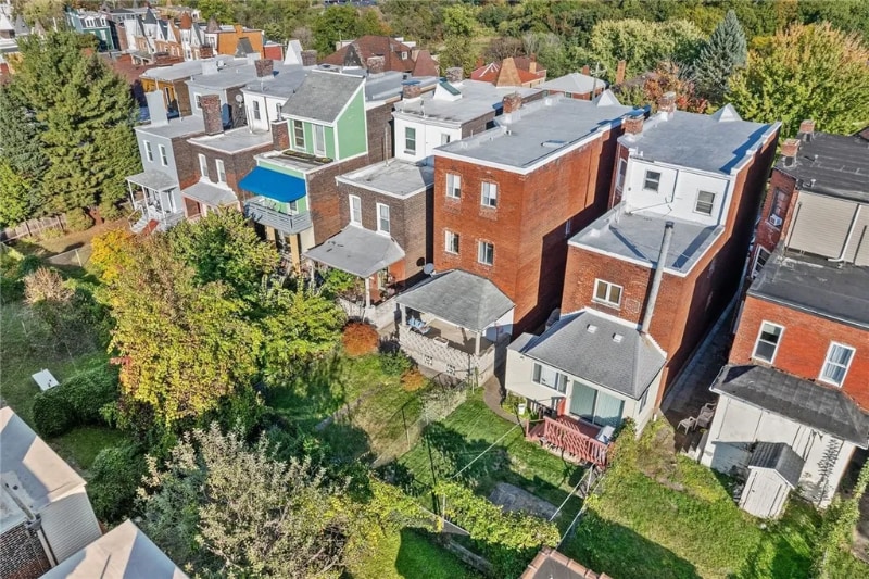 Building Photo - 3437 Parkview Ave