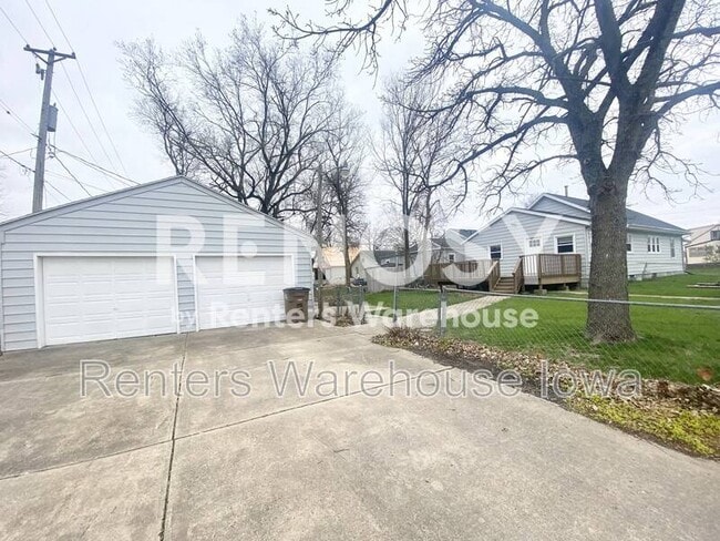 Building Photo - 441 2nd St