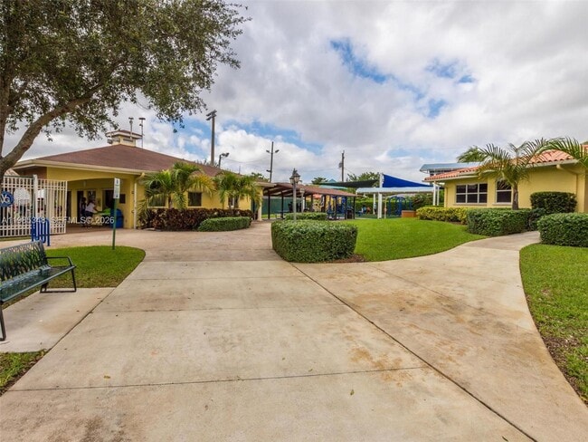 Building Photo - 6300 NW 41st St