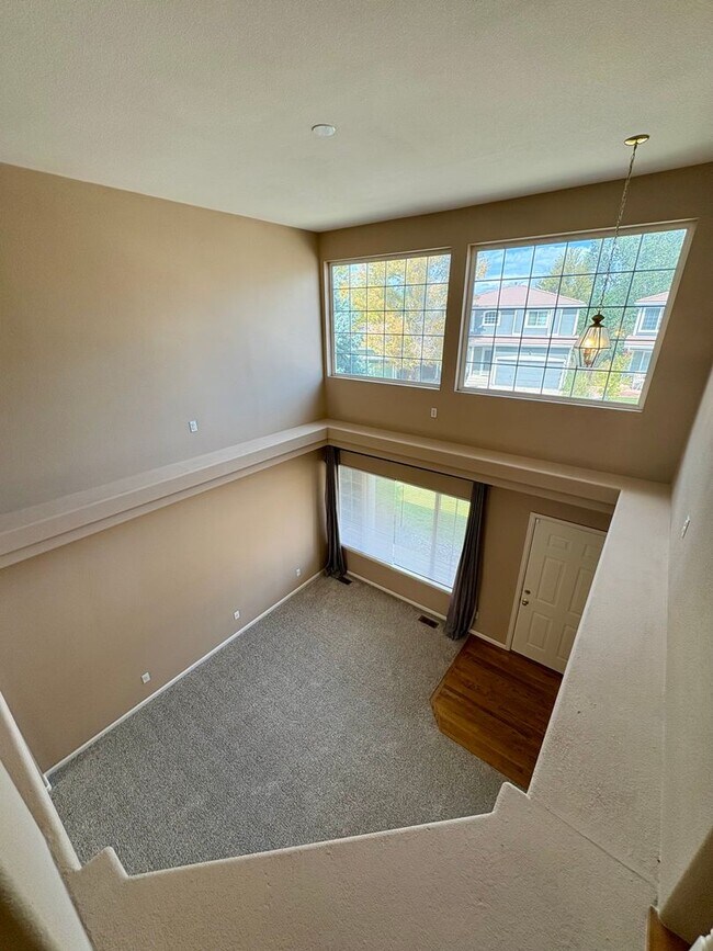 Building Photo - Highlands Ranch 3bed, 3.5 bath