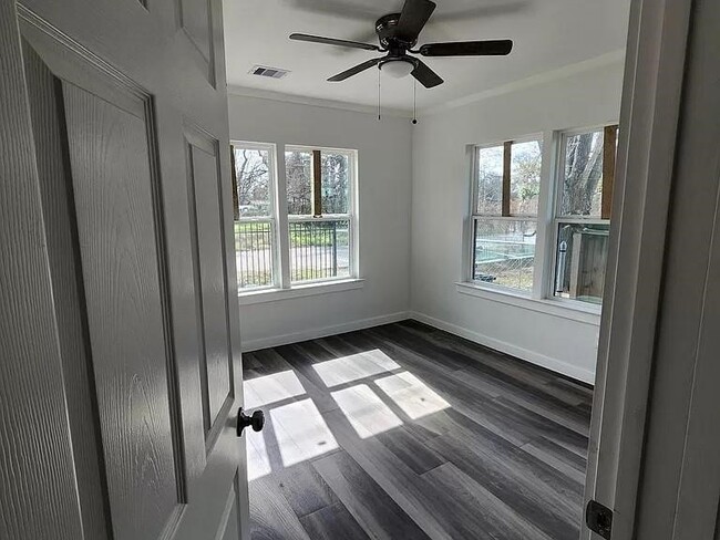 Building Photo - 3903 Broyles St