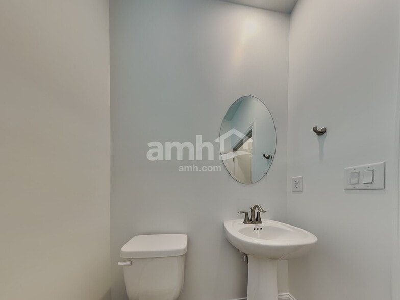 Building Photo - 511 Hickory Pointe Rd