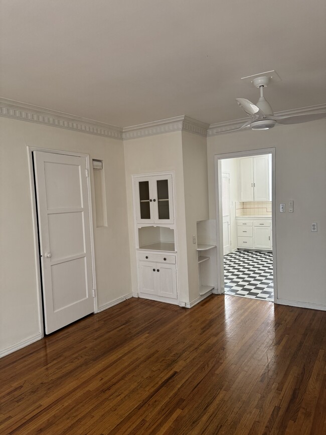View to kitchen - 1532 S Beverly Dr