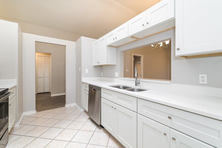 Building Photo - 12702 Whiterapids Dr