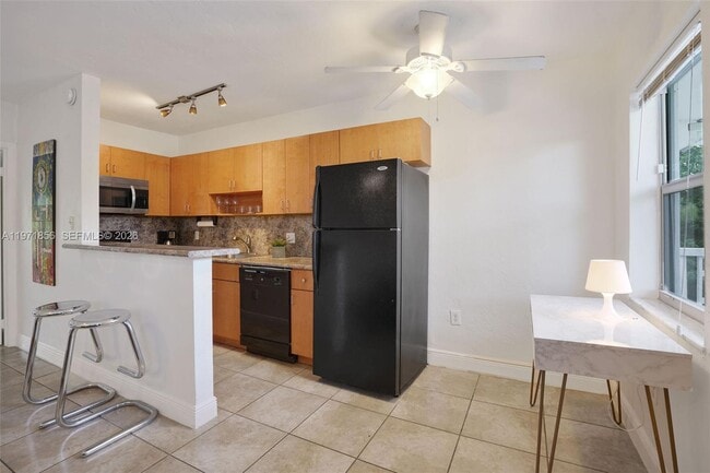 Building Photo - 1777 Venice Ln