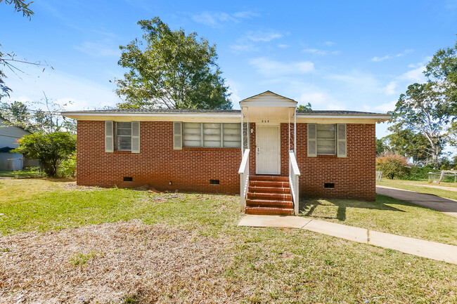 Primary Photo - 217 N 15th St