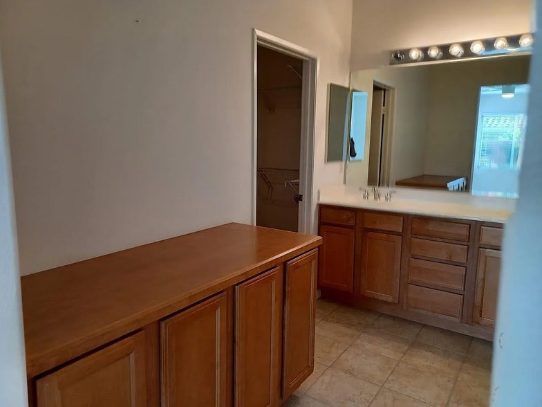 Building Photo - 78791 Stansbury Ct