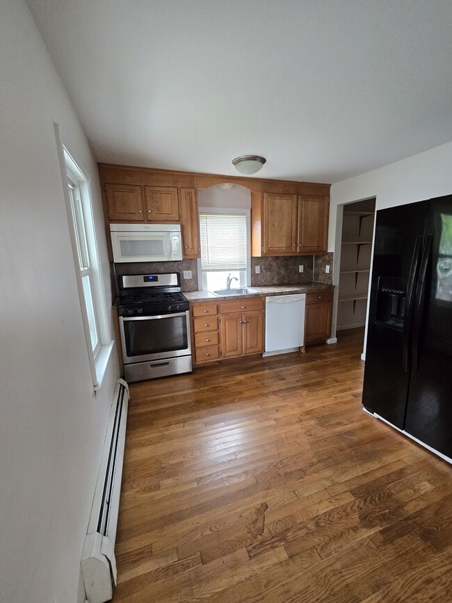 Building Photo - 257 Litchfield St