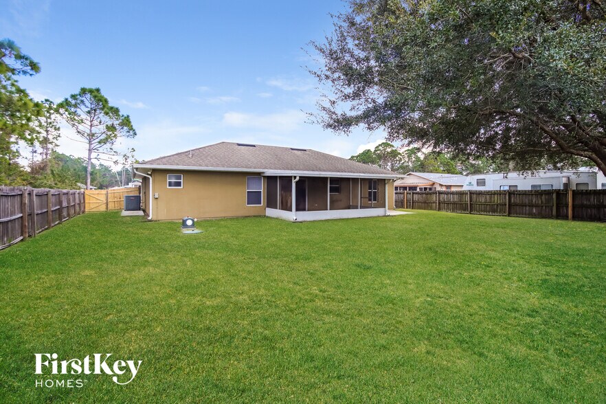 Building Photo - 914 Caligula Ave SE