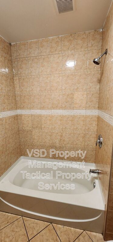 Building Photo - 3484 W 60th St