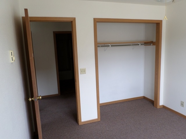 Building Photo - 560 Main St