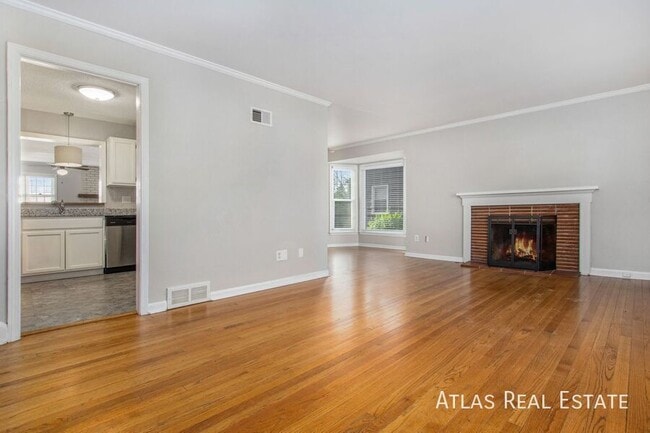 Building Photo - 8036 Reinhardt Ln