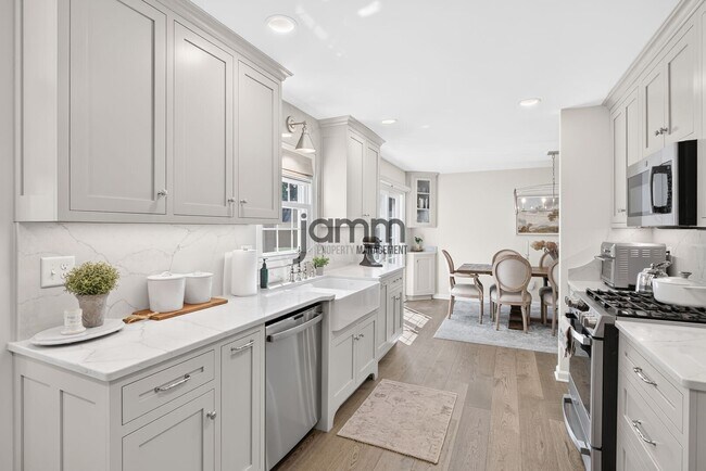 Building Photo - 24299 Beech Ln