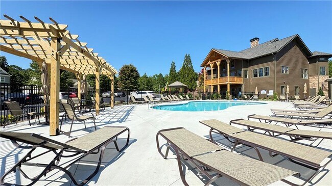 Building Photo - 405 Stoneybrook Dr