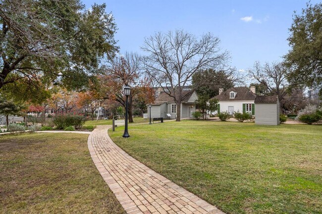 Building Photo - 800 Embassy Dr