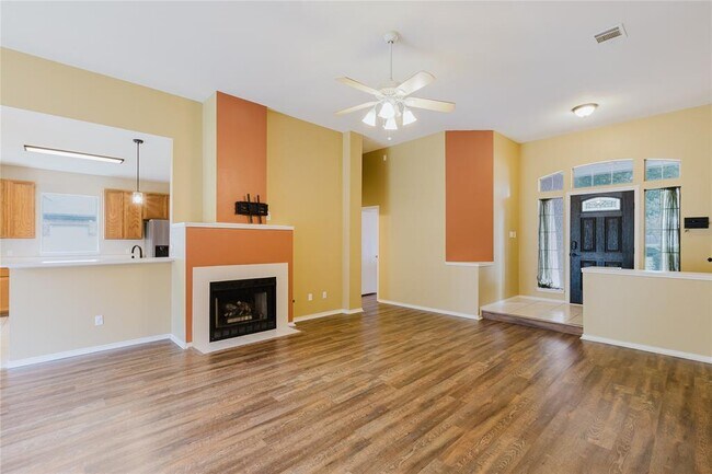 Building Photo - 6614 Bramber Ln
