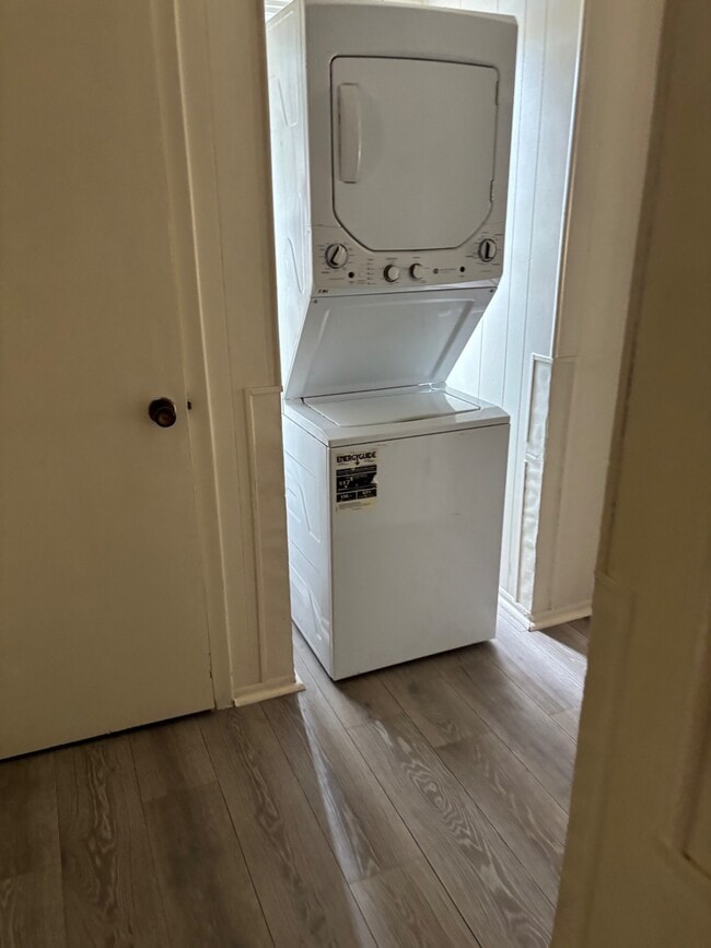 Building Photo - 5731 Mitchell Ct