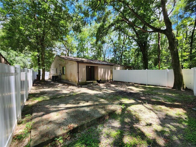 Building Photo - 2018 SW 70th Terrace